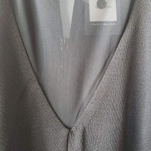 Elegant Black Sleeveless Dress - Picture 5 of 7